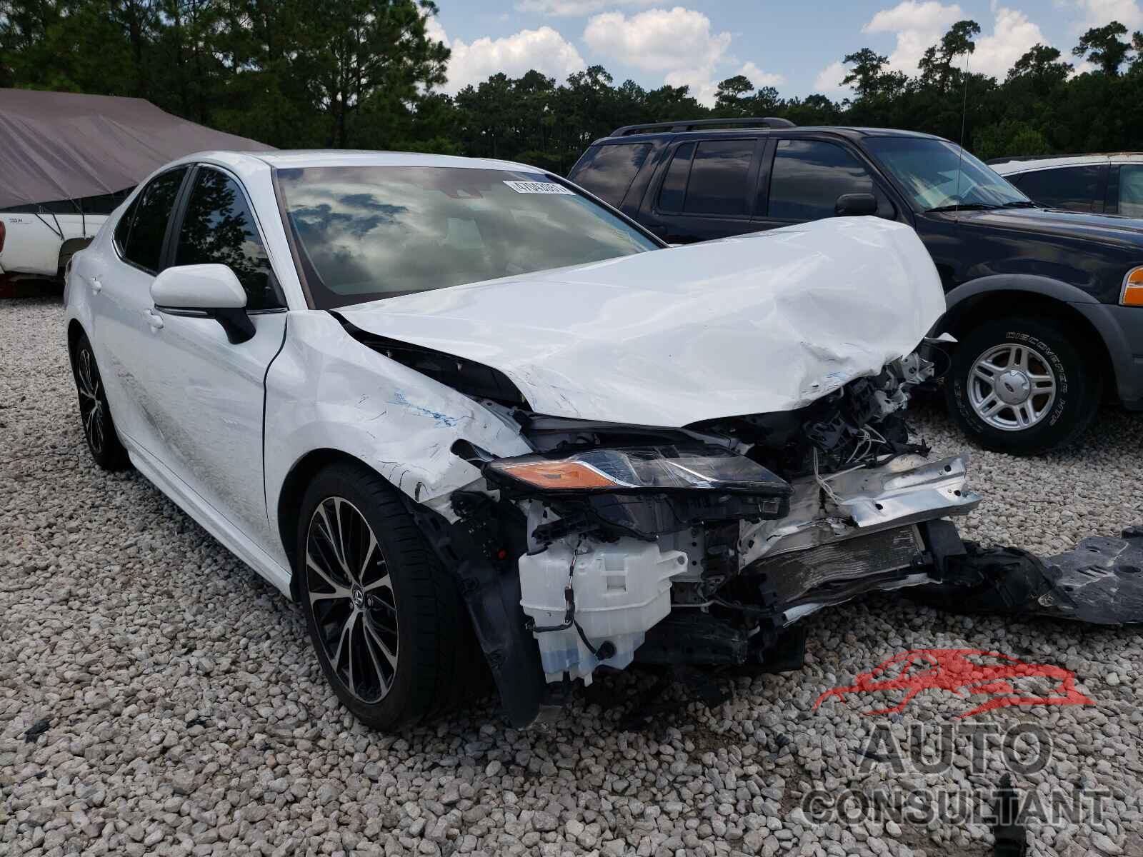 TOYOTA CAMRY 2018 - 4T1B11HK7JU134883