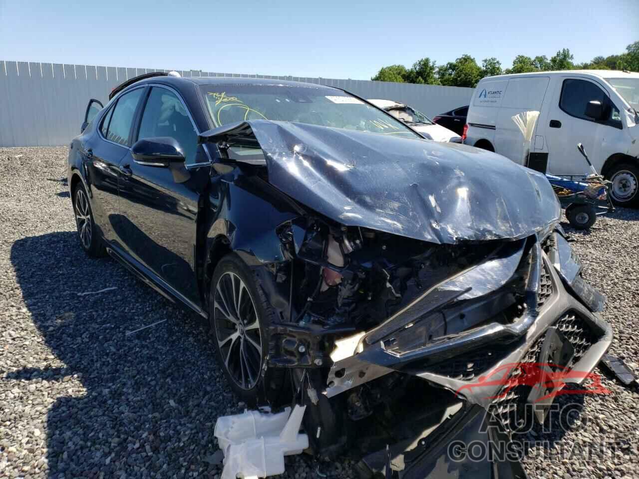 TOYOTA CAMRY 2018 - 4T1B11HK1JU662970