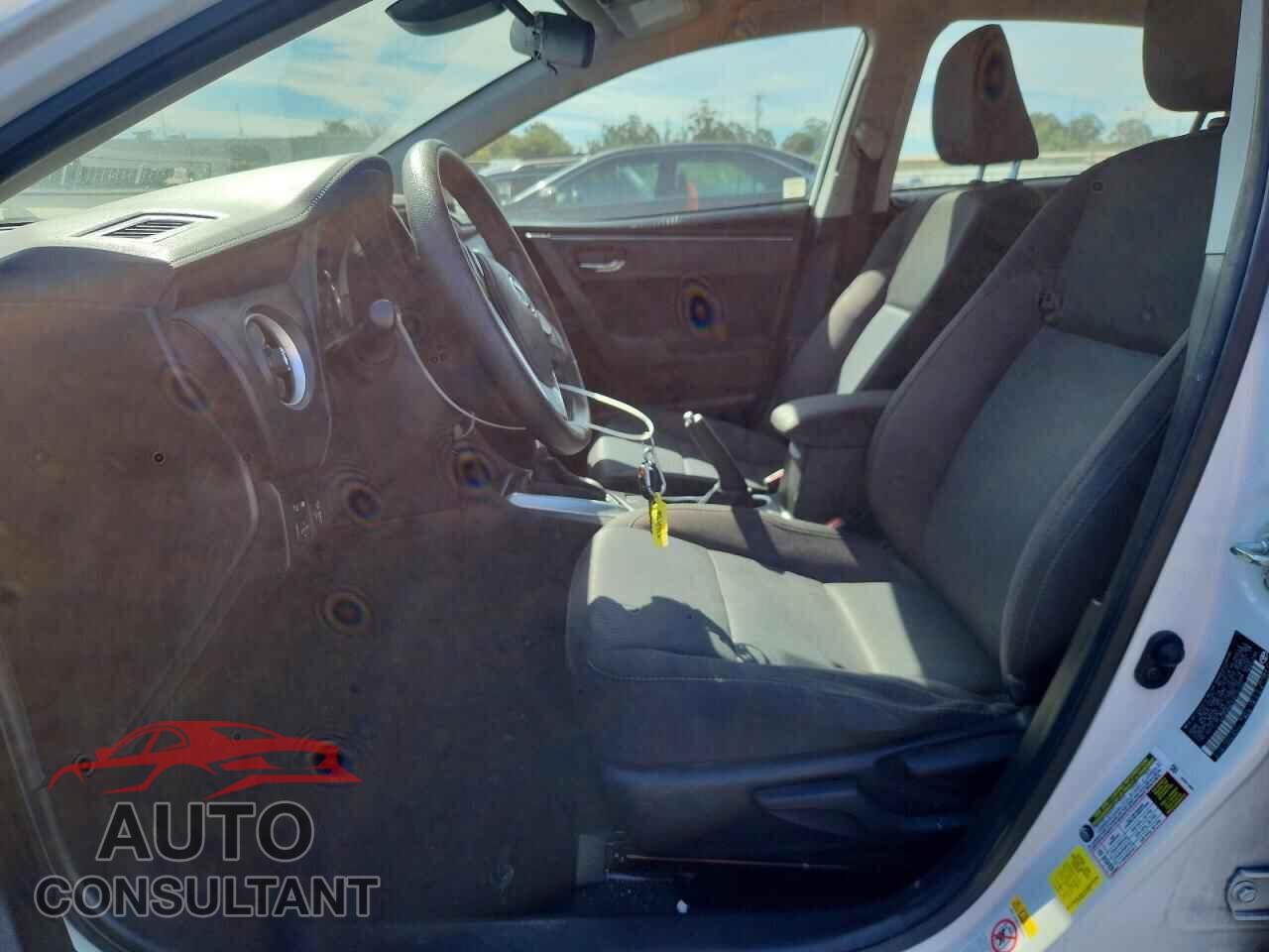 TOYOTA COROLLA 2017 - 5YFBURHEXHP727357