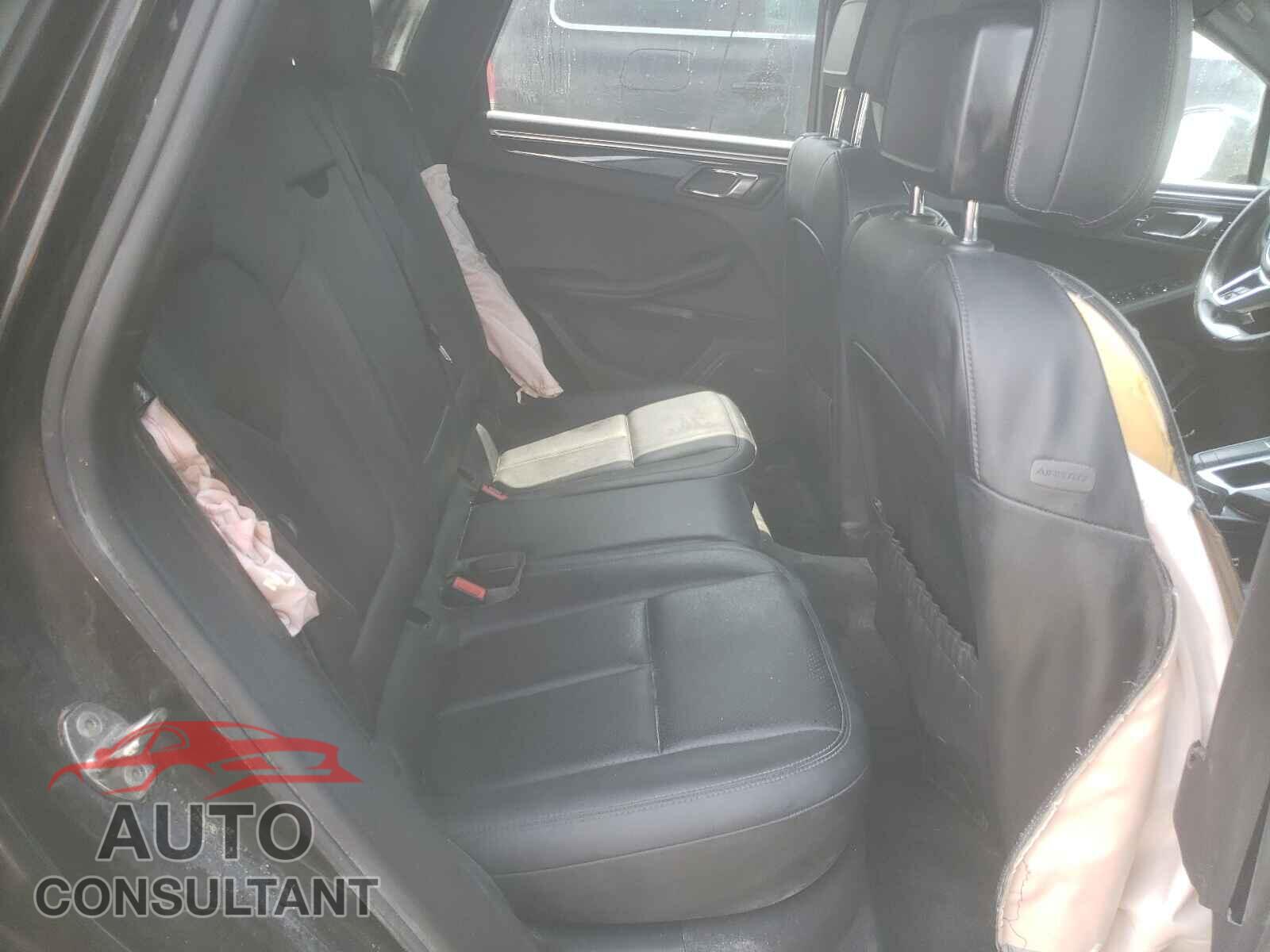 PORSCHE MACAN 2017 - WP1AA2A57HLB01844