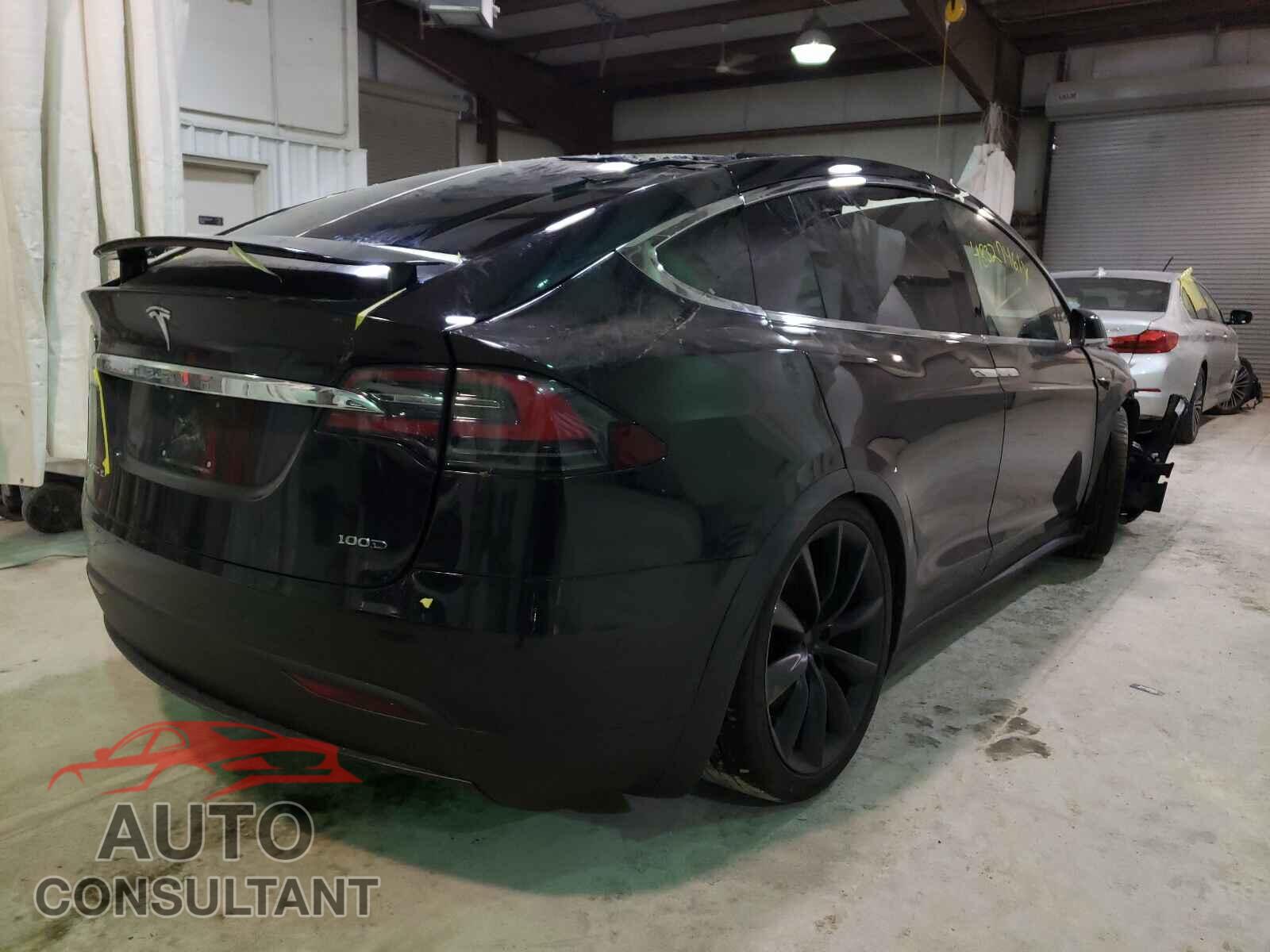 TESLA MODEL X 2017 - 5YJXCDE23HF077143
