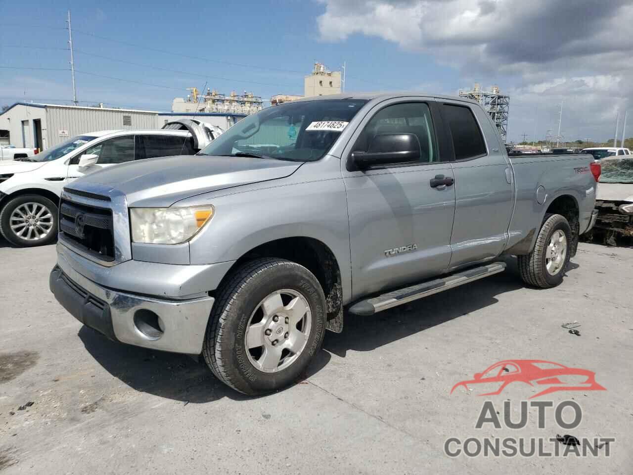 TOYOTA TUNDRA 2011 - 5TFUM5F15BX016420
