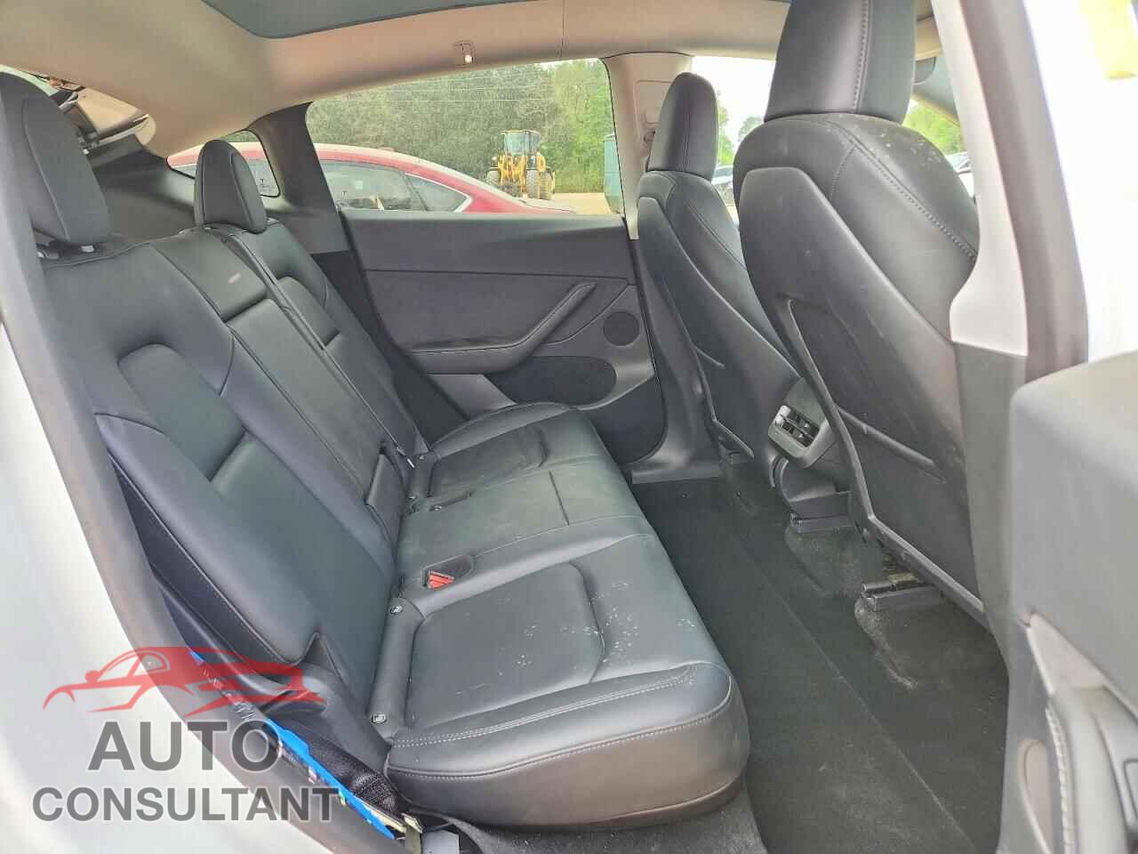 TESLA MODEL Y 2023 - 7SAYGDEE7PF690919
