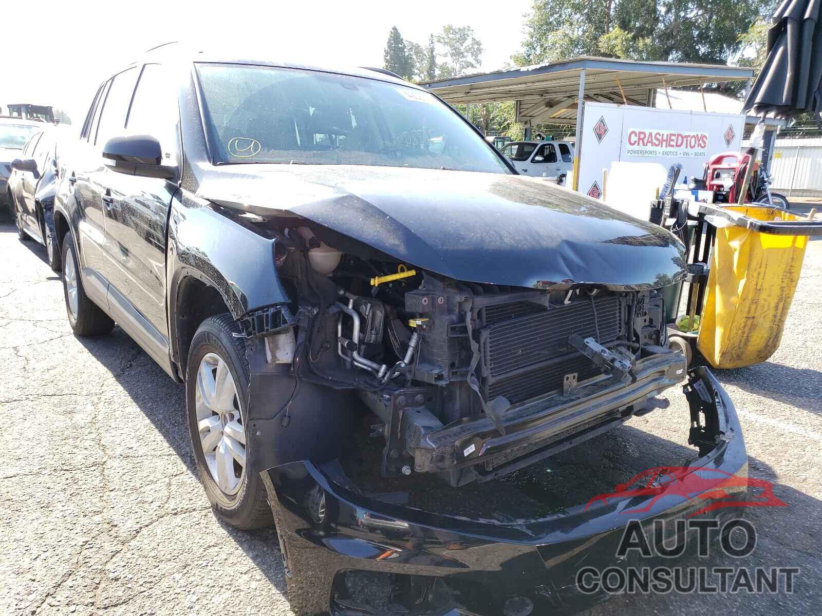 VOLKSWAGEN TIGUAN 2016 - WVGAV7AX5GW516951