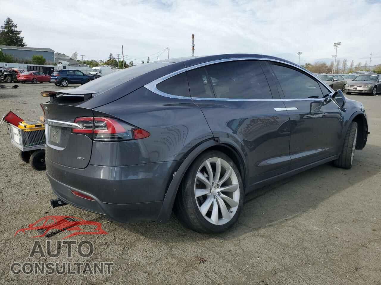 TESLA MODEL X 2017 - 5YJXCDE21HF035652