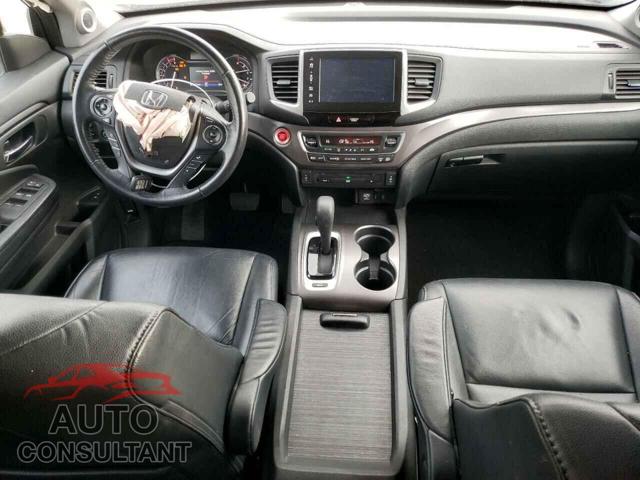 HONDA PILOT 2017 - 5FNYF6H84HB016987