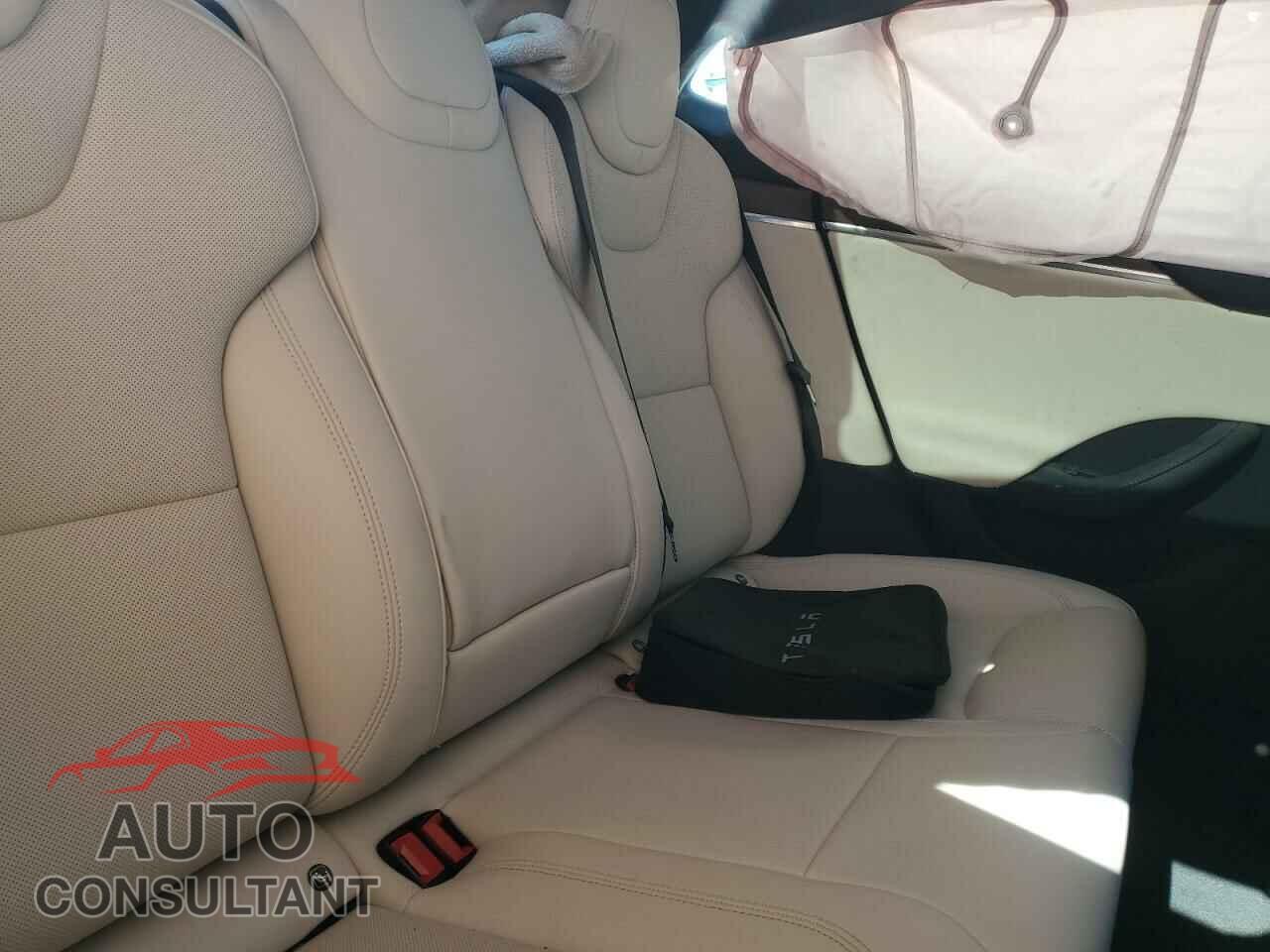 TESLA MODEL S 2023 - 5YJSA1E59PF522444