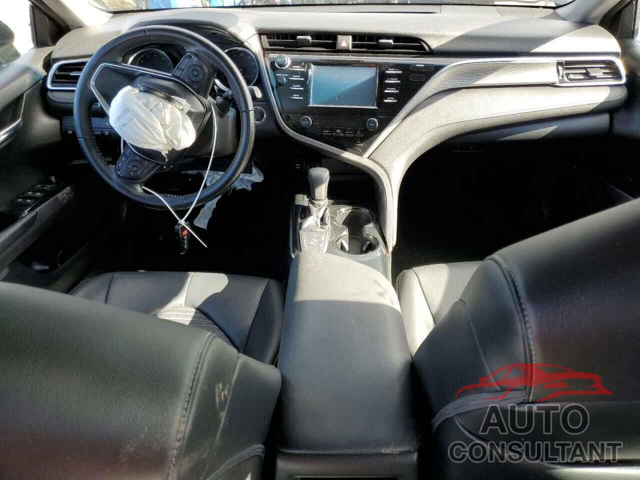 TOYOTA CAMRY 2018 - 4T1B11HK3JU149705