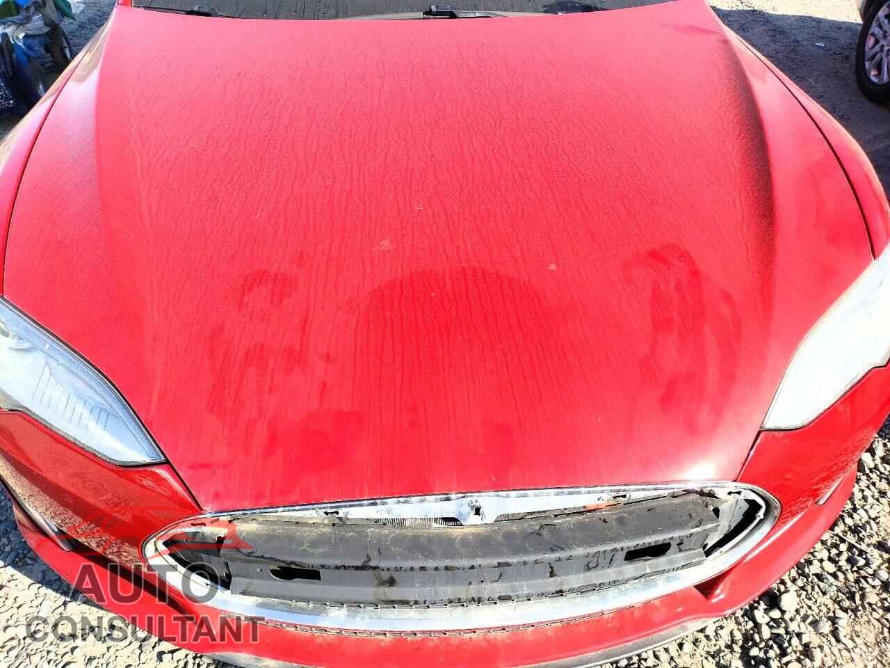 TESLA MODEL S 2013 - 5YJSA1DP5DFP09744