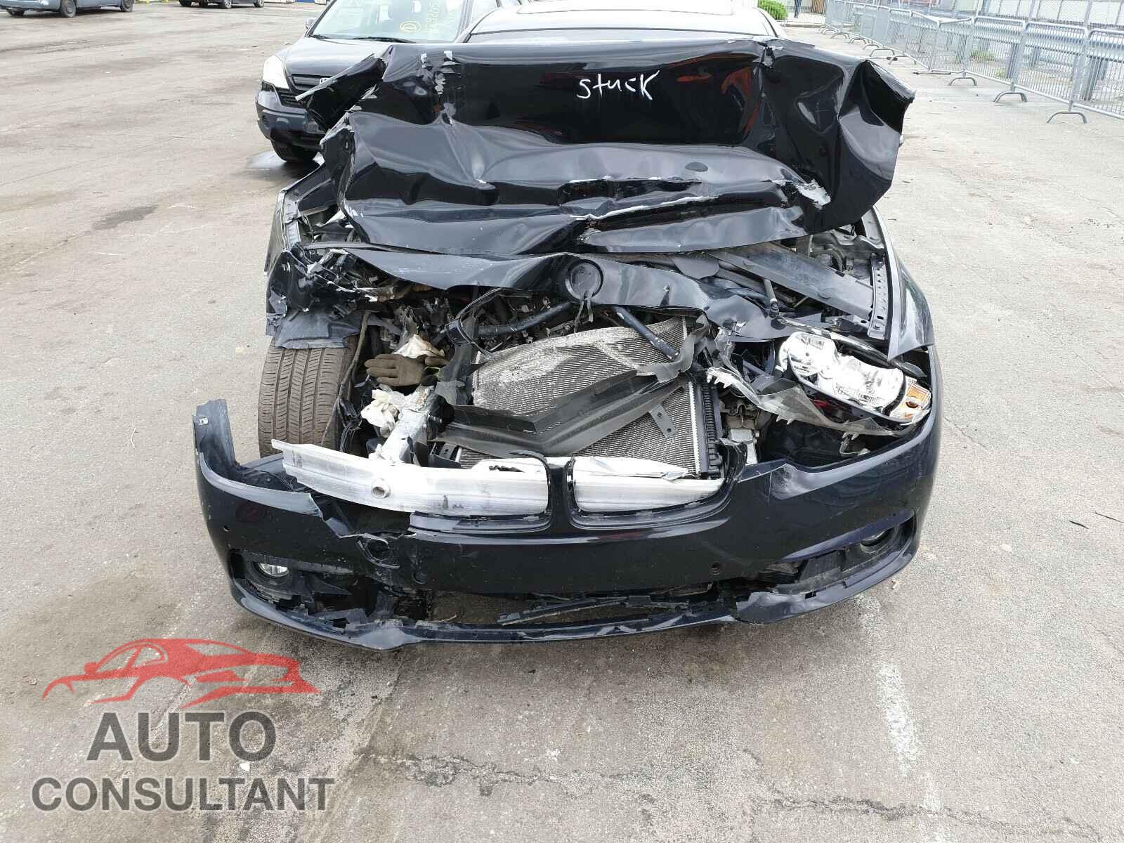 BMW 3 SERIES 2017 - WBA8D9G30HNU63473