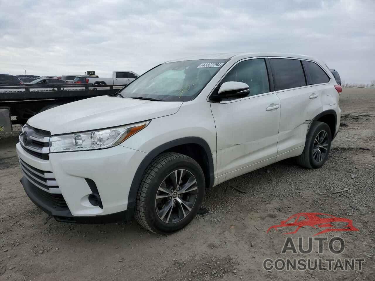 TOYOTA HIGHLANDER 2018 - 5TDZARFH5JS038232