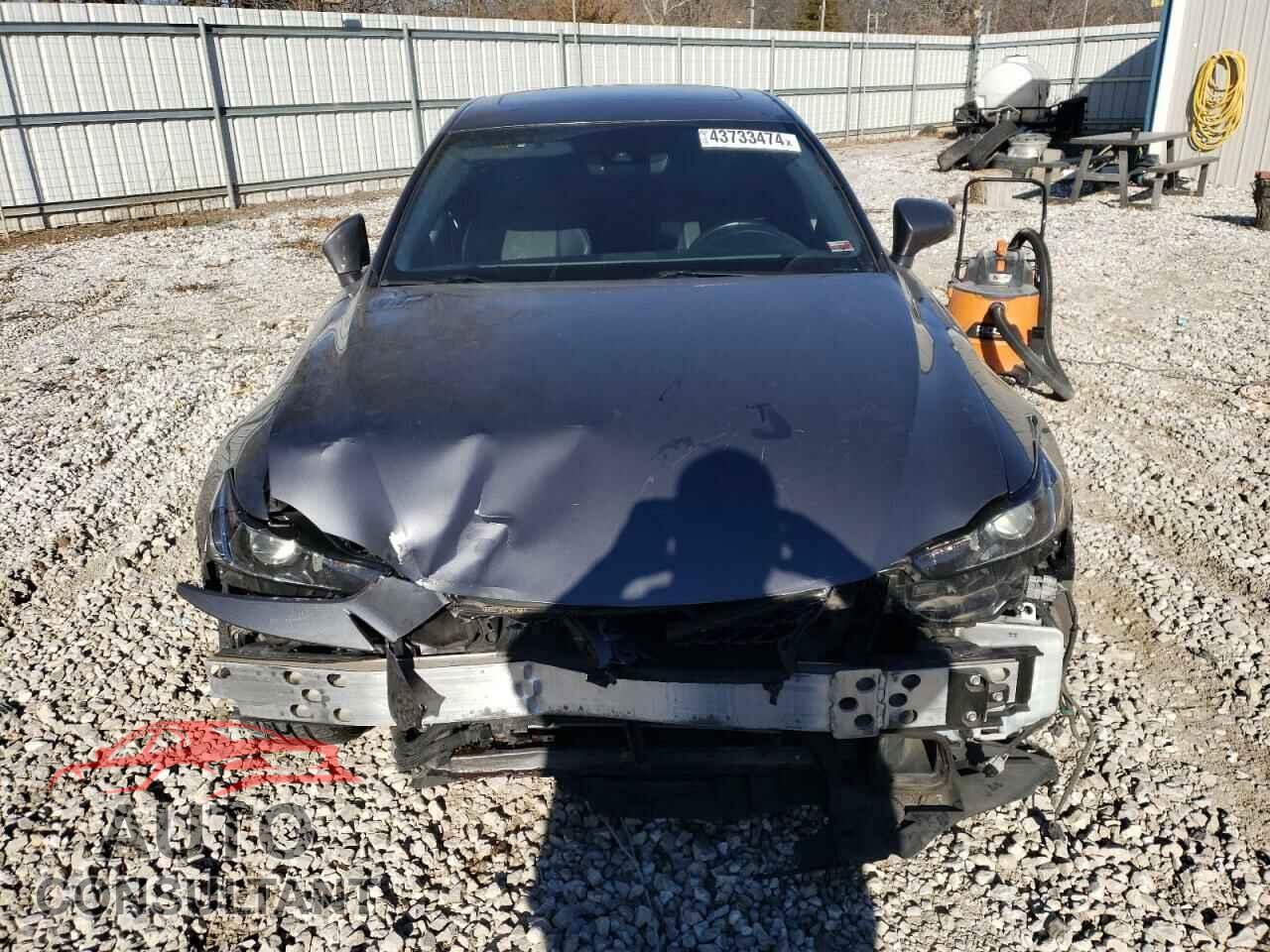 LEXUS IS 2017 - JTHBA1D25H5042653