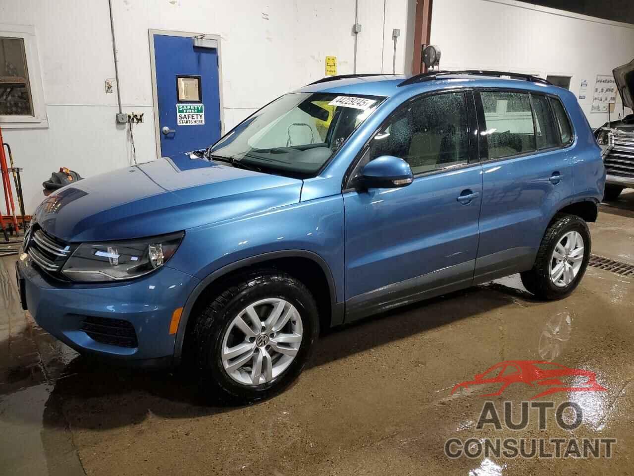VOLKSWAGEN TIGUAN 2017 - WVGBV7AX3HK029602