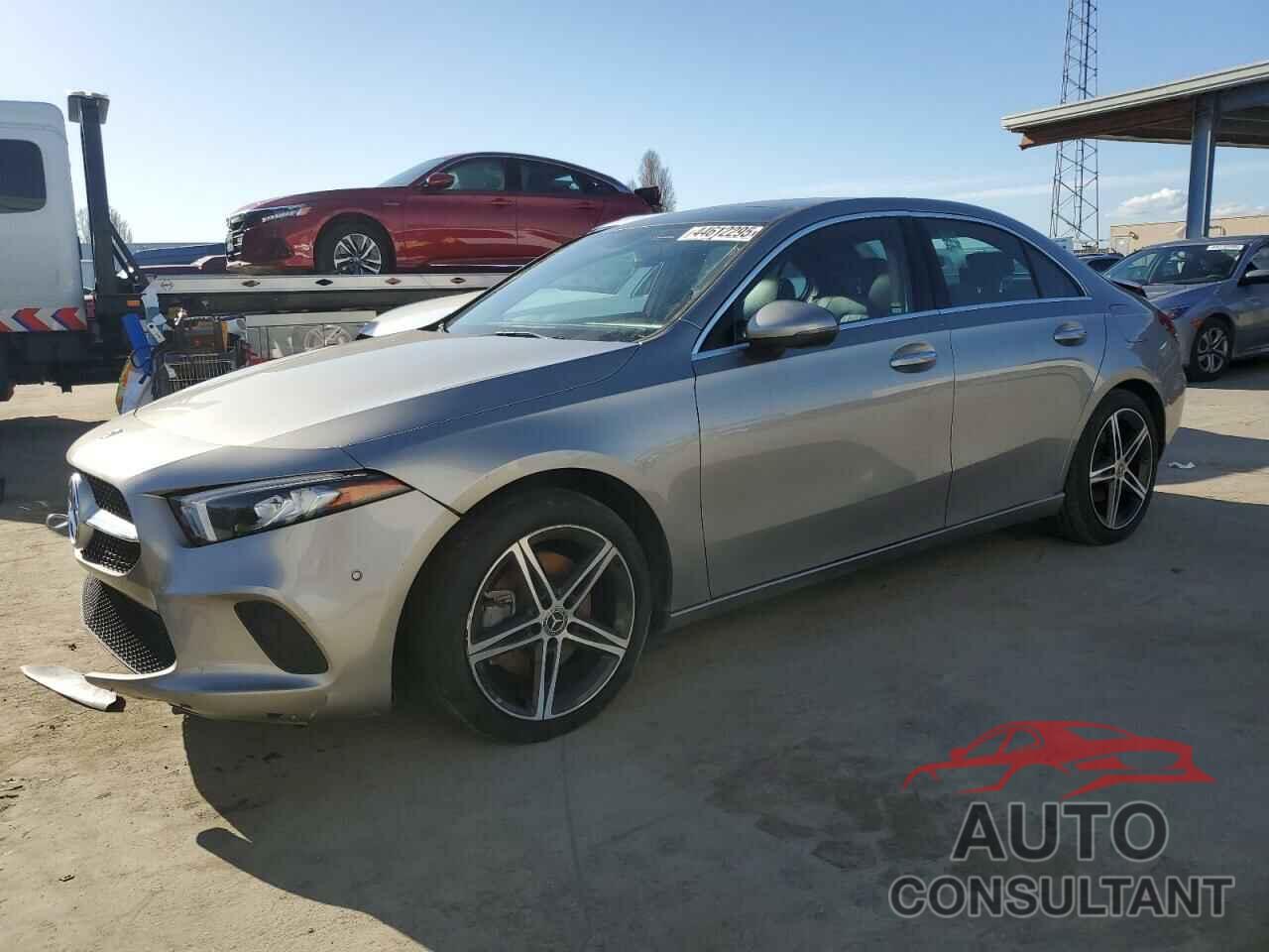 MERCEDES-BENZ A-CLASS 2019 - WDD3G4FB7KW017926