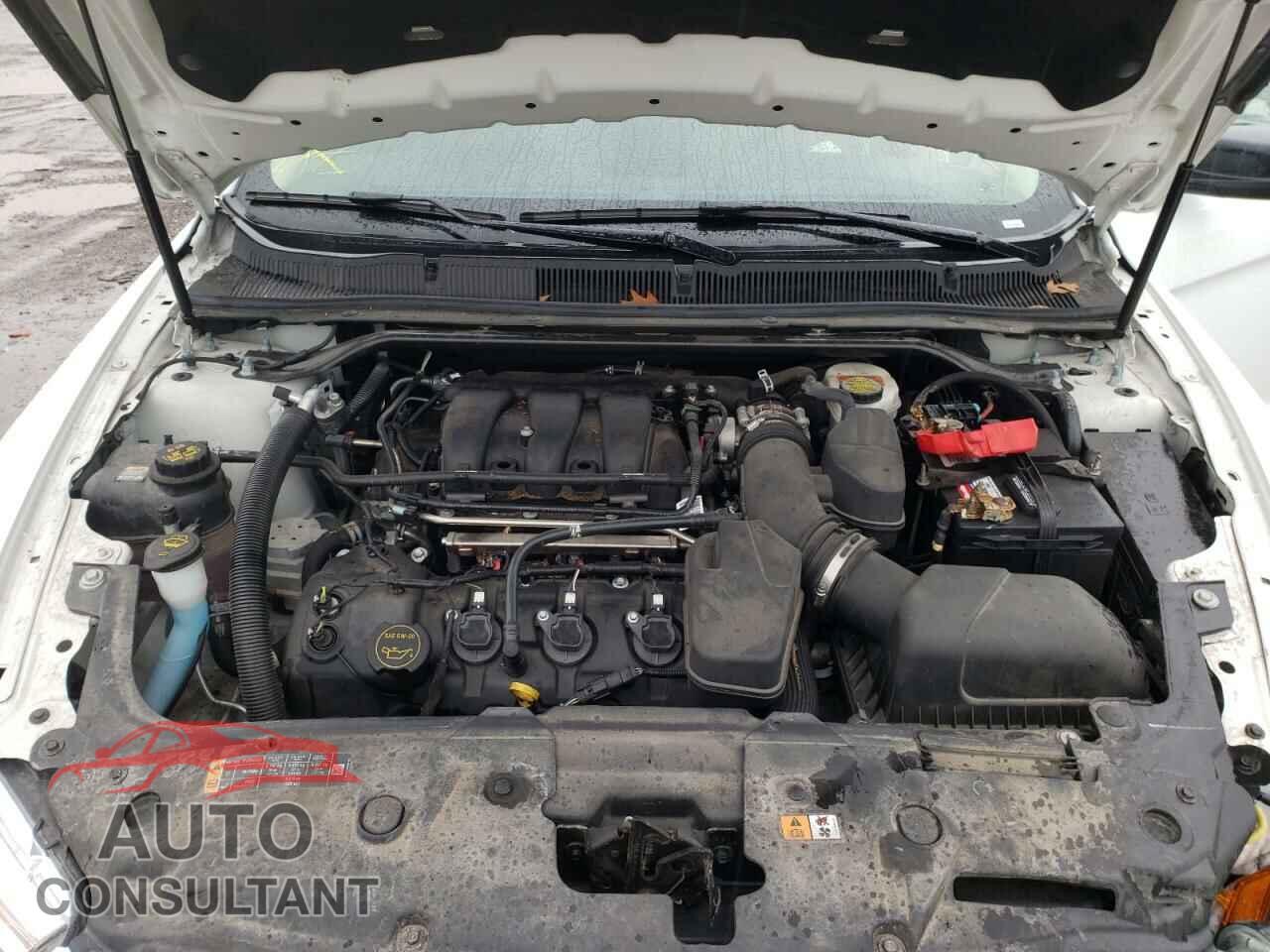 FORD TAURUS 2018 - 1FAHP2D84JG136396