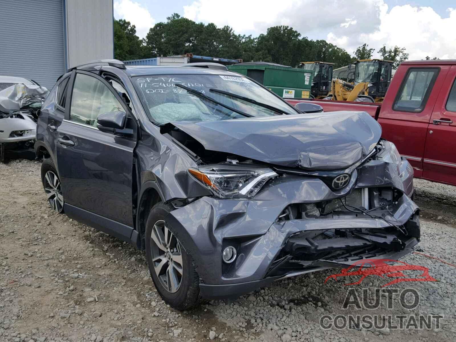 TOYOTA RAV4 XLE 2017 - JTMWFREV8HJ705667