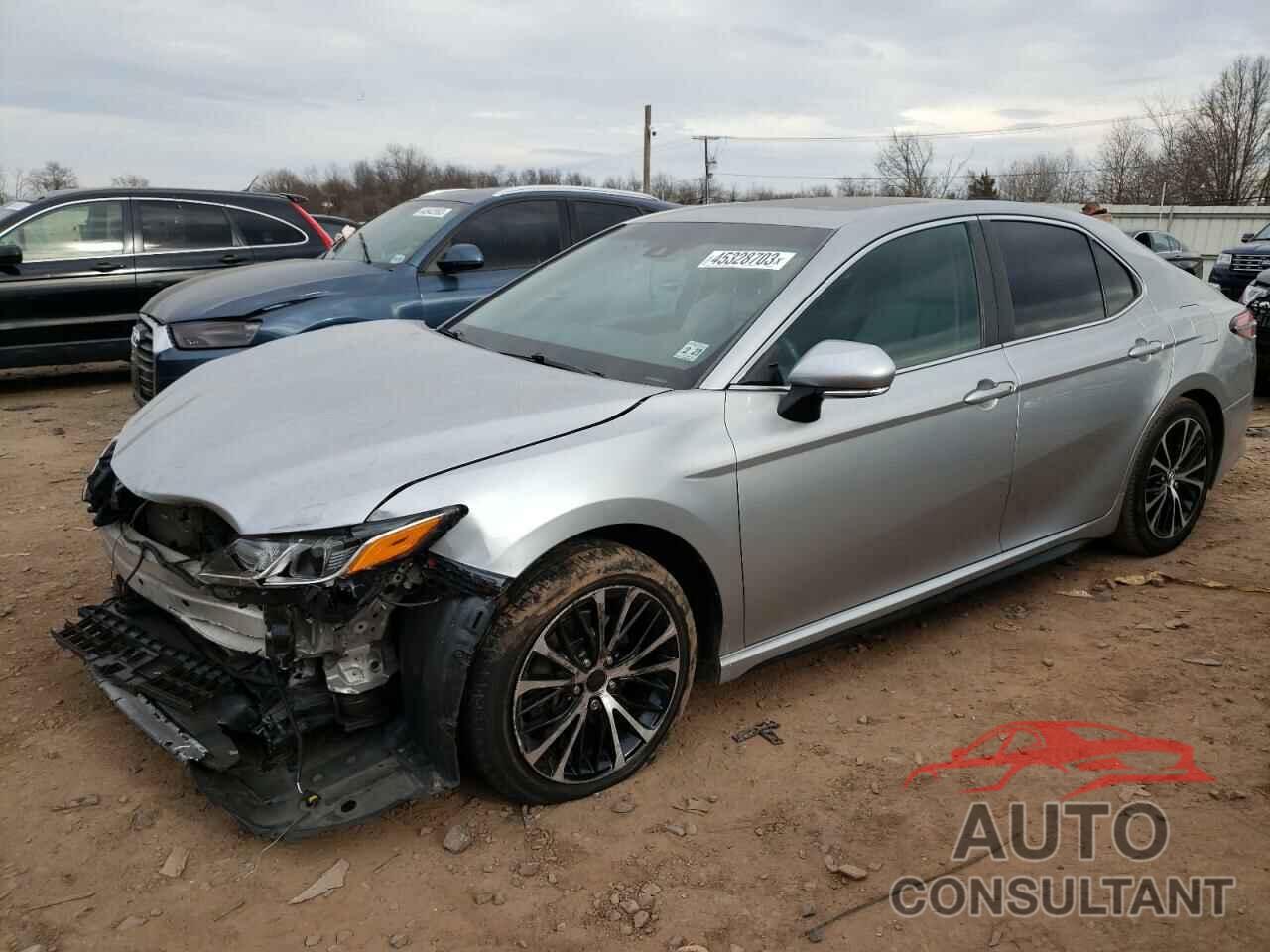 TOYOTA CAMRY 2018 - 4T1B11HK7JU050577