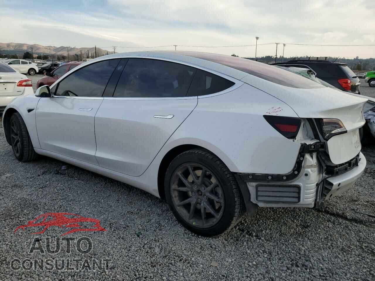 TESLA MODEL 3 2018 - 5YJ3E1EA8JF013247