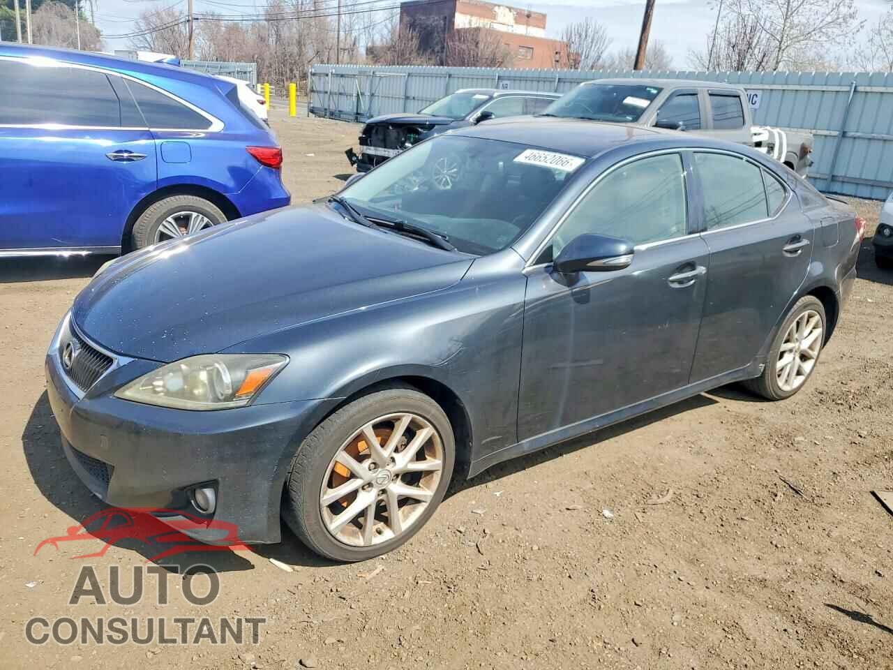 LEXUS IS 2011 - JTHCF5C28B5047352
