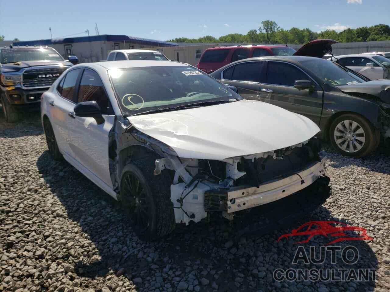 TOYOTA CAMRY 2020 - 4T1G11AK4LU304197
