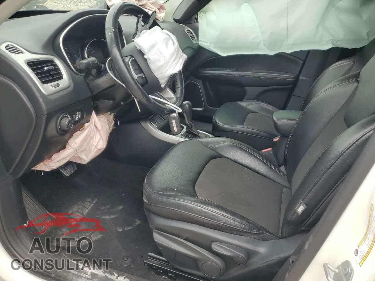 JEEP COMPASS 2019 - 3C4NJCBB0KT851529