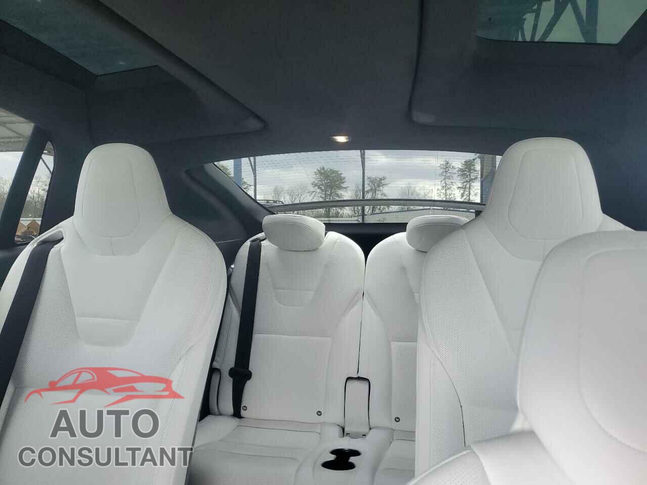 TESLA MODEL X 2016 - 5YJXCBE21GF004162
