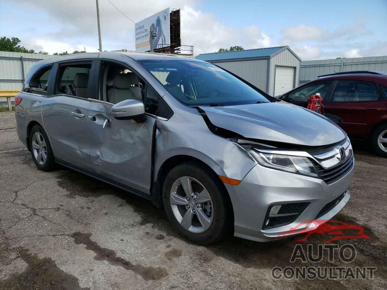 HONDA ODYSSEY 2018 - 5FNRL6H74JB031368