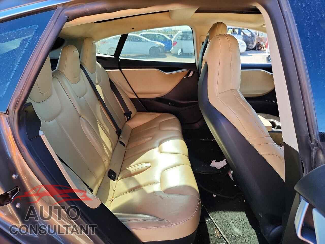 TESLA MODEL S 2015 - 5YJSA1E21FF114119