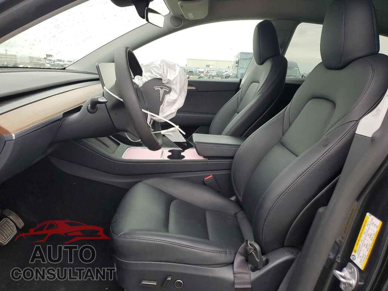 TESLA MODEL Y 2024 - 7SAYGDEE2RF060907