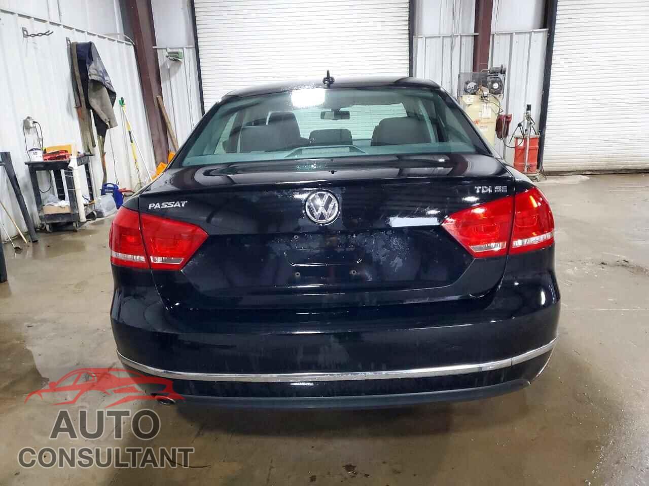 VOLKSWAGEN PASSAT 2014 - 1VWBN7A35EC003796