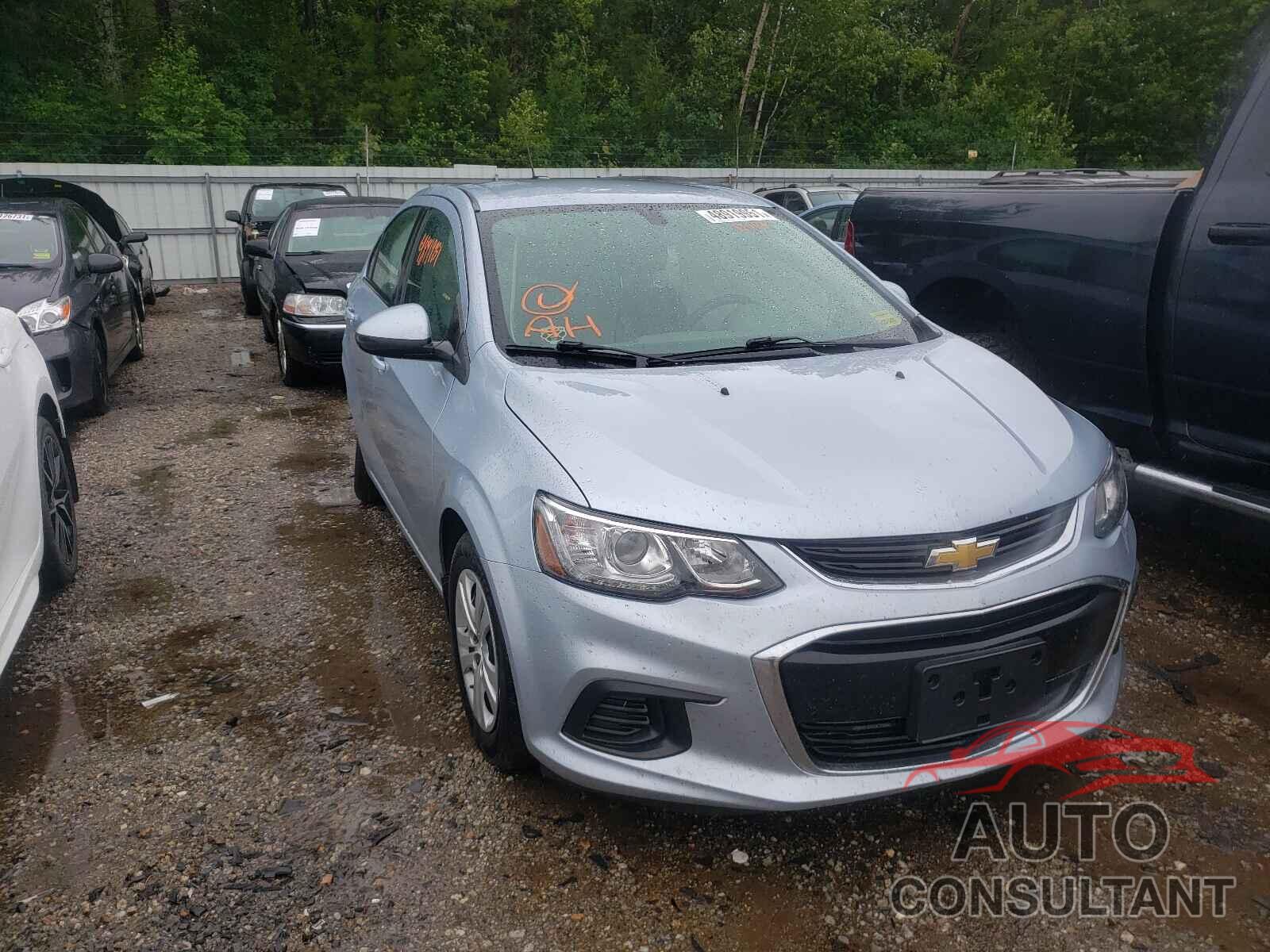 CHEVROLET SONIC 2018 - 1G1JB5SG3J4133439