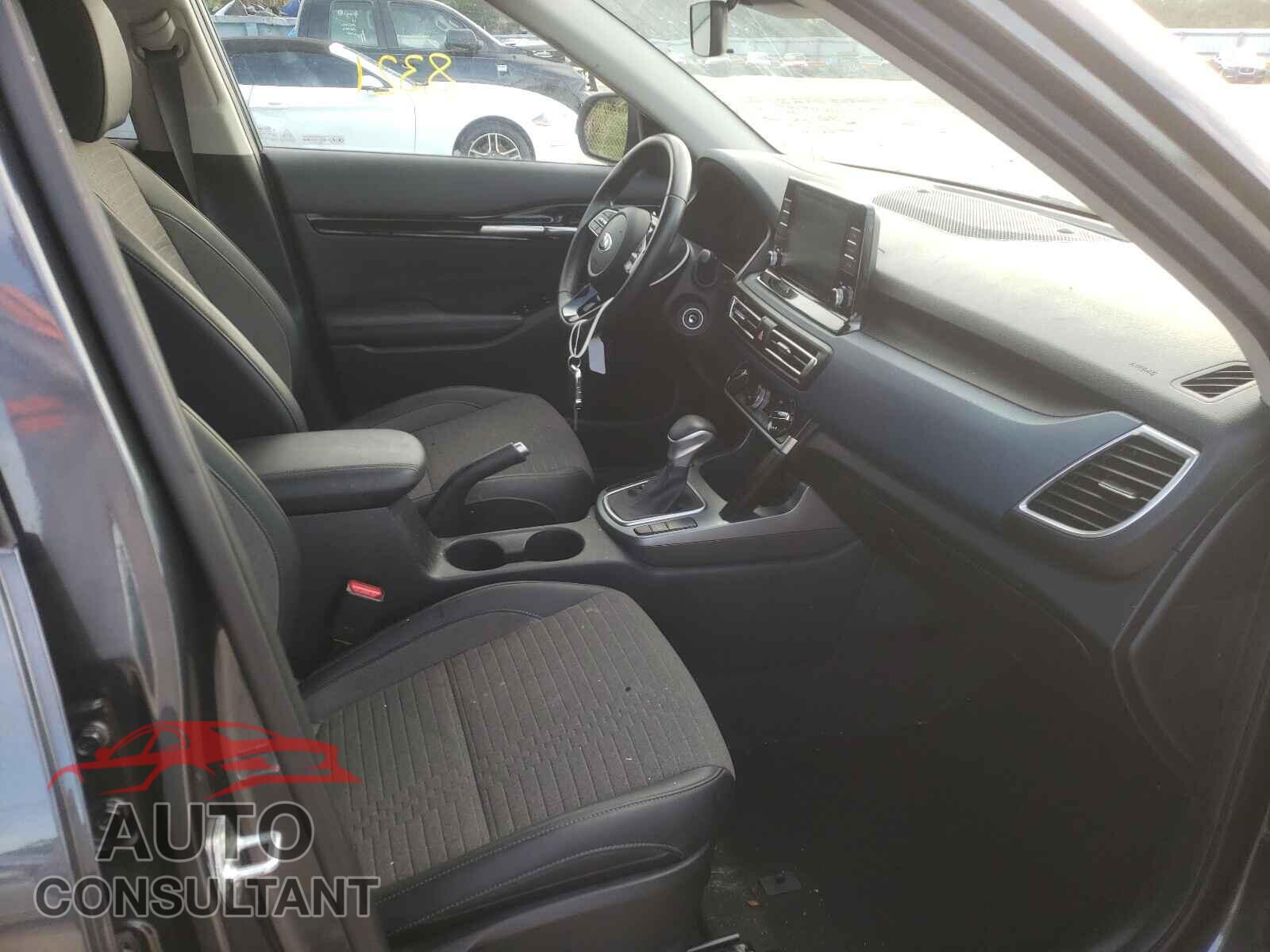 KIA SELTOS 2021 - KNDEU2AA6M7093228