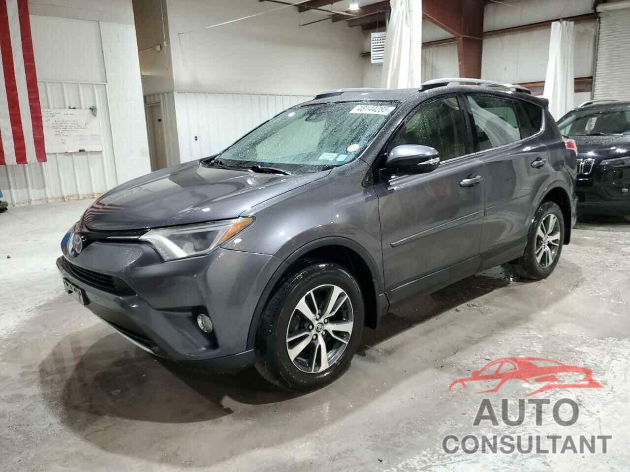 TOYOTA RAV4 2017 - JTMRFREV2HJ112304