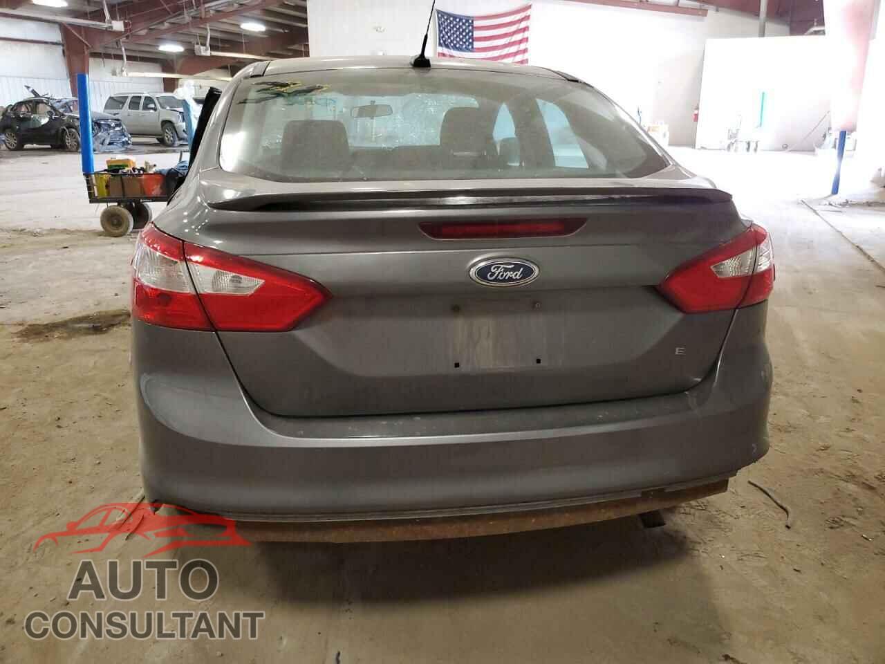 FORD FOCUS 2014 - 1FADP3F24EL370385