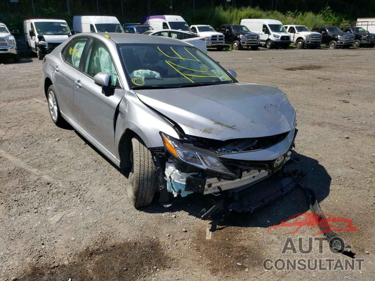 TOYOTA CAMRY 2022 - 4T1C11AK2NU637919