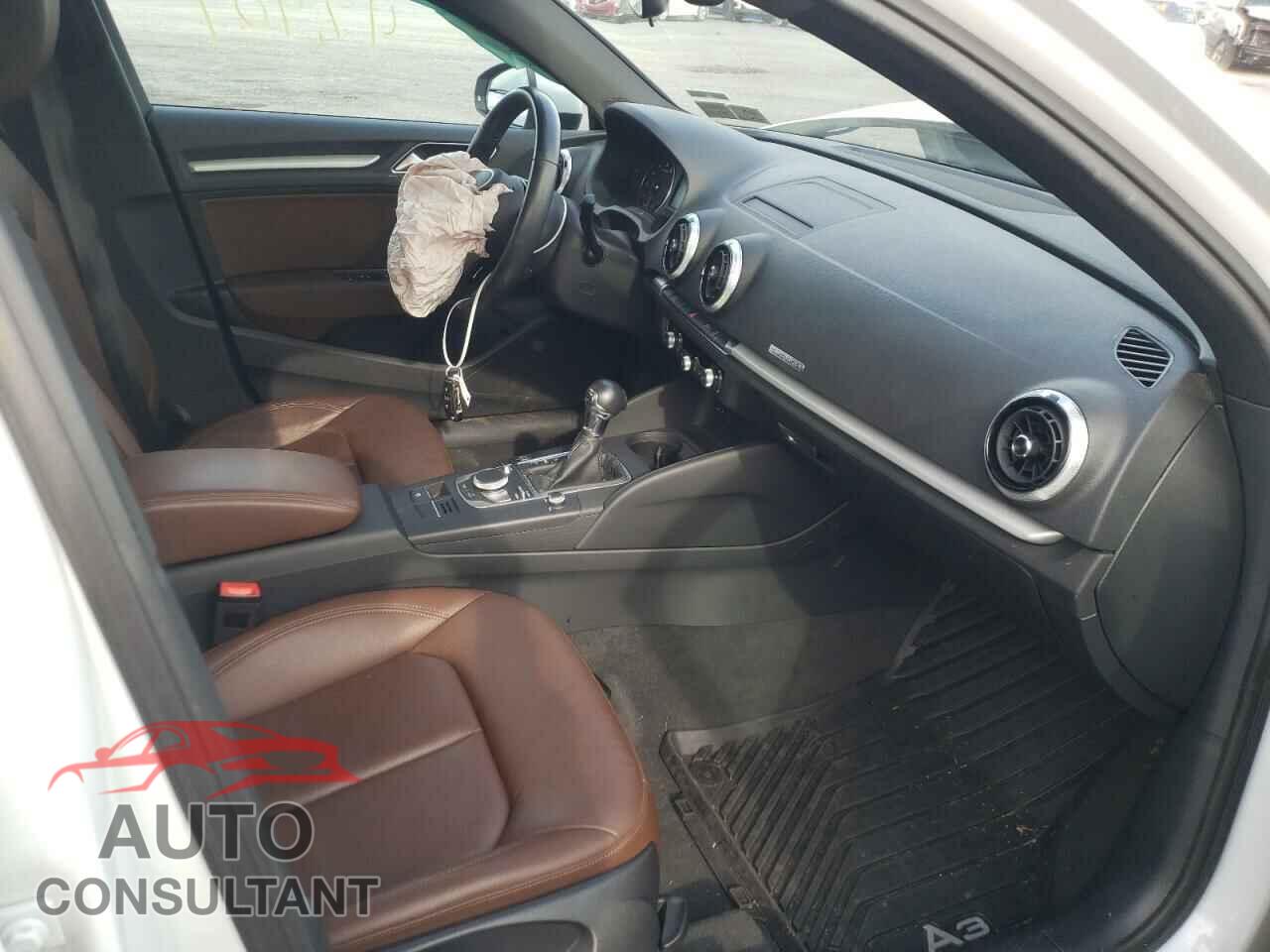 AUDI A3 2017 - WAUB8GFF1H1057655