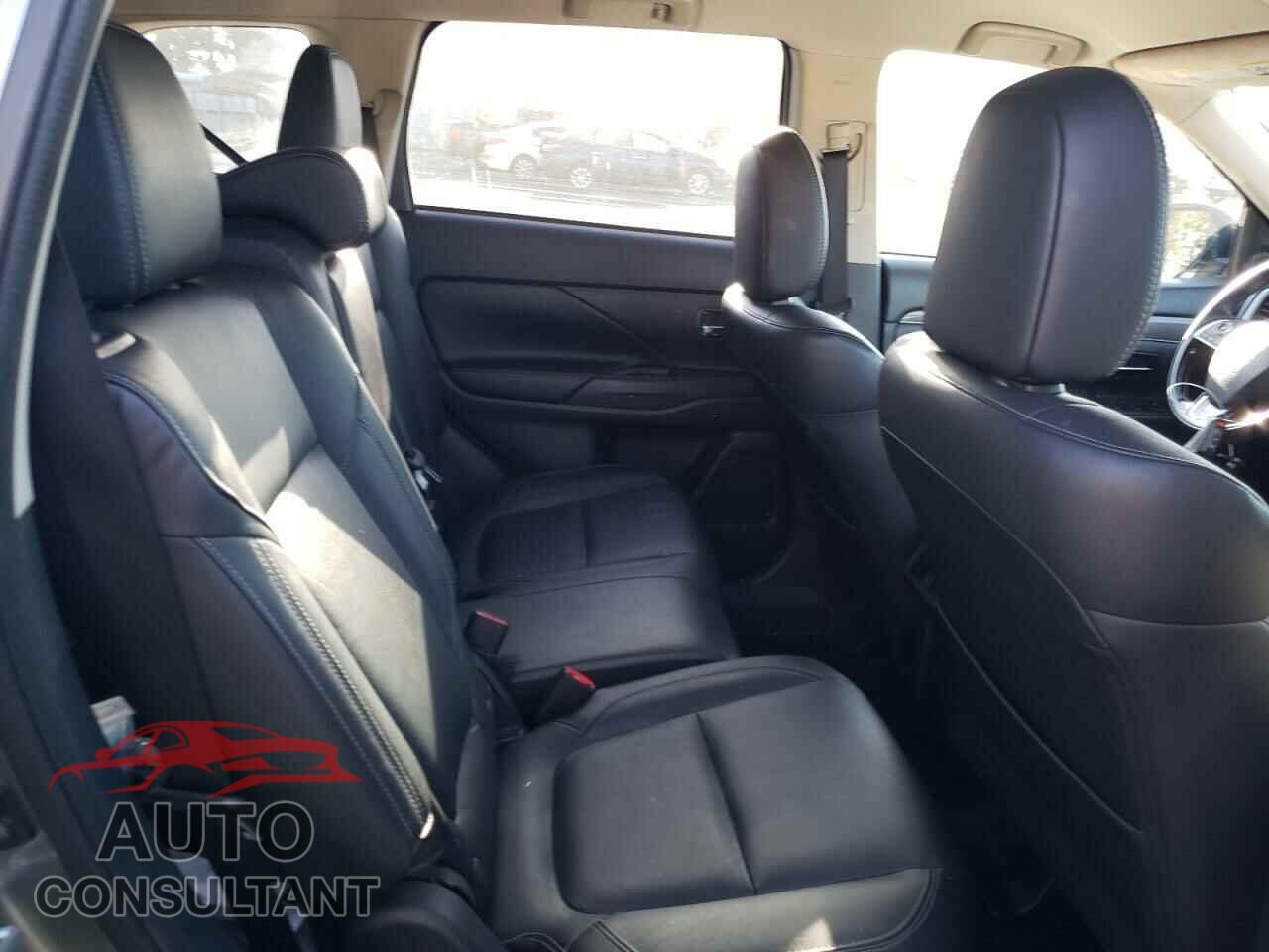 MITSUBISHI OUTLANDER 2020 - JA4AD3A35LJ001821