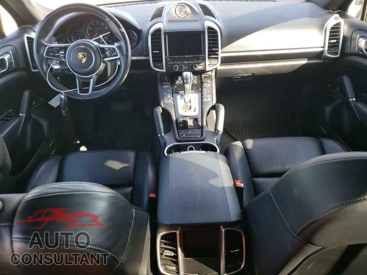 PORSCHE CAYENNE 2016 - WP1AA2A28GKA09944