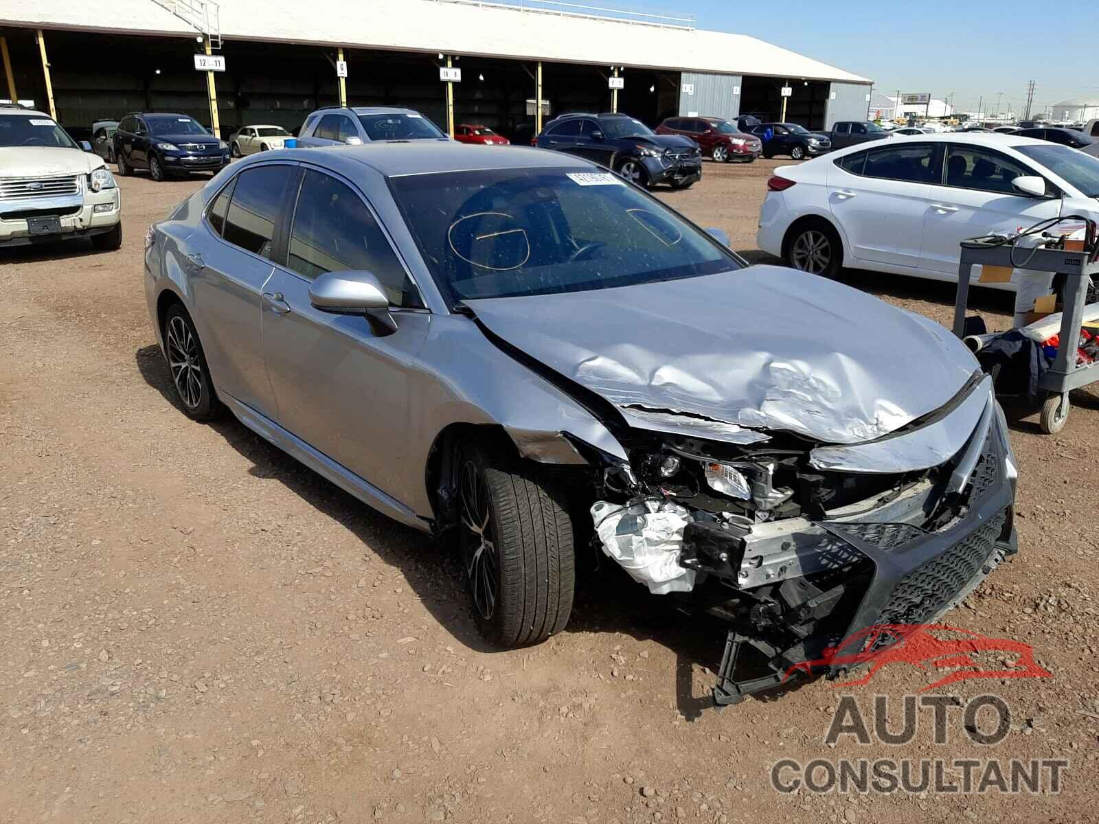 TOYOTA CAMRY 2018 - JTNB11HK1J3048653