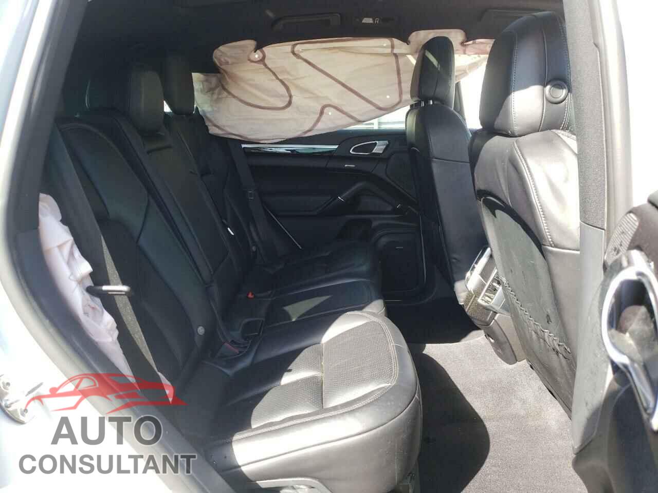 PORSCHE CAYENNE 2017 - WP1AB2A29HLA52097