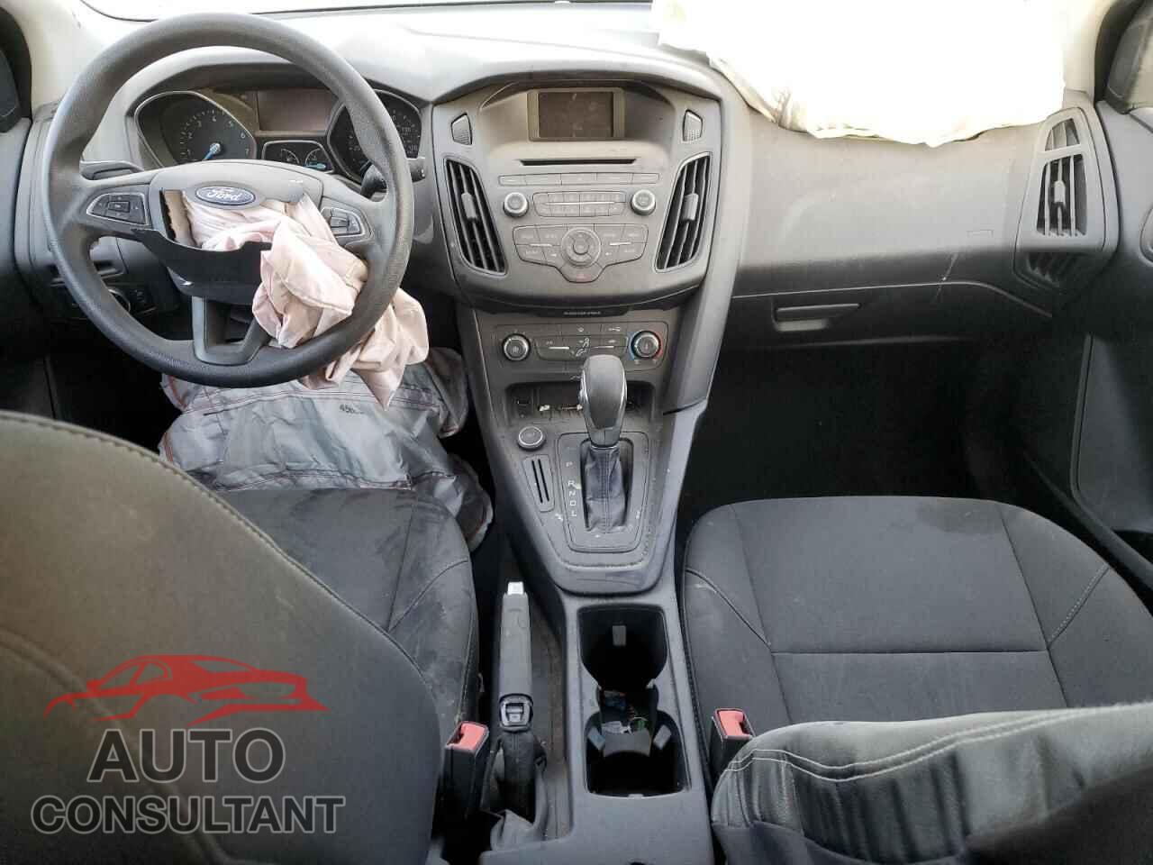 FORD FOCUS 2017 - 1FADP3E25HL301856