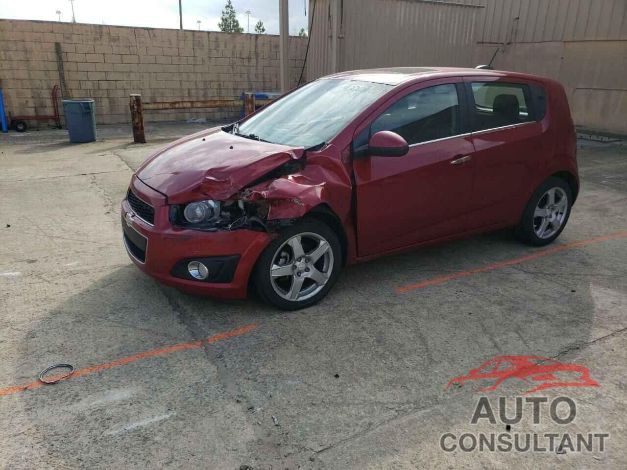 CHEVROLET SONIC 2015 - 1G1JE6SB9F4156250