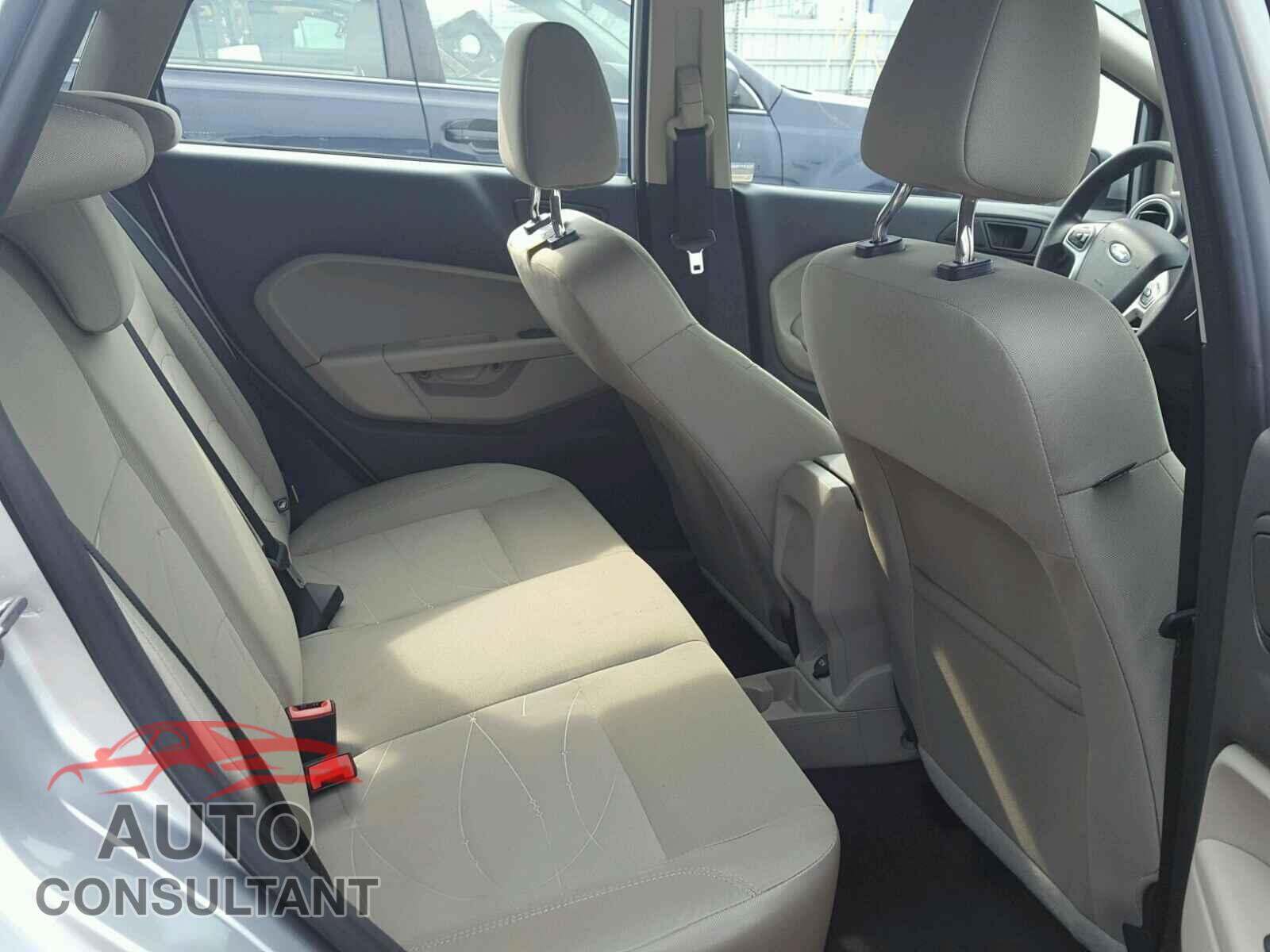 FORD FIESTA SE 2018 - 3FADP4EJ3JM109949