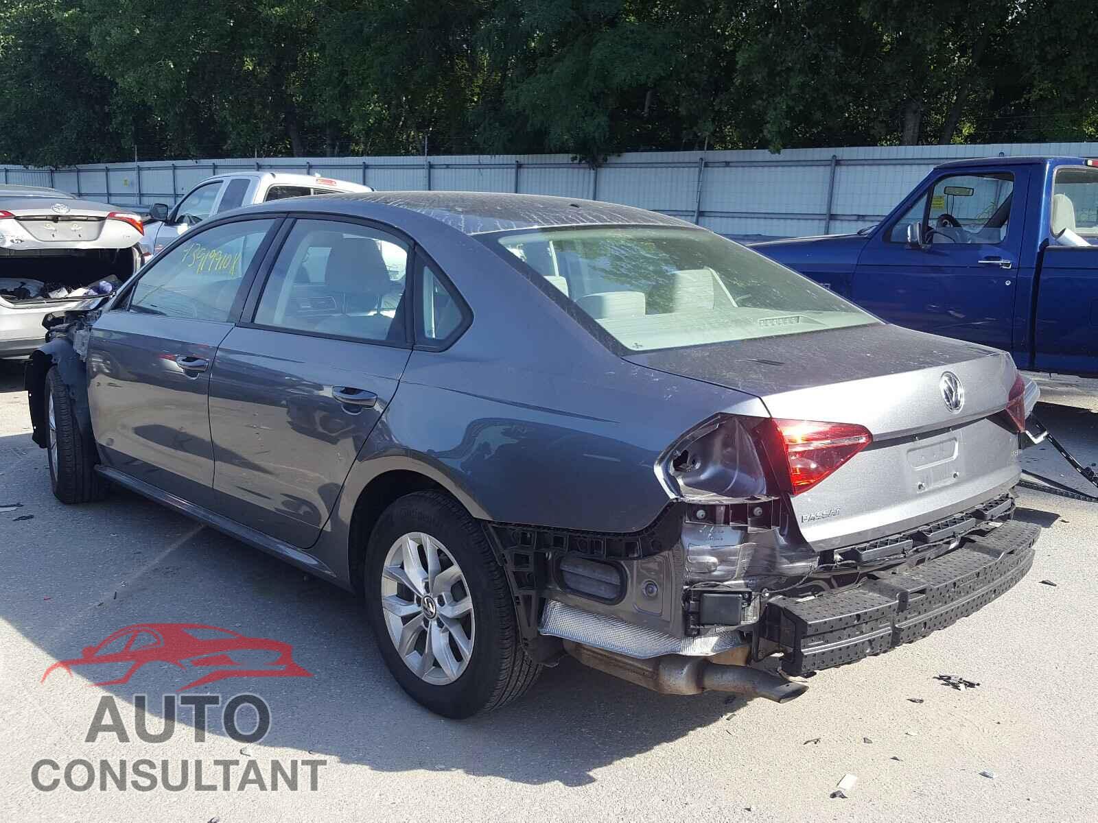 VOLKSWAGEN PASSAT 2018 - 1VWAA7A39JC016164