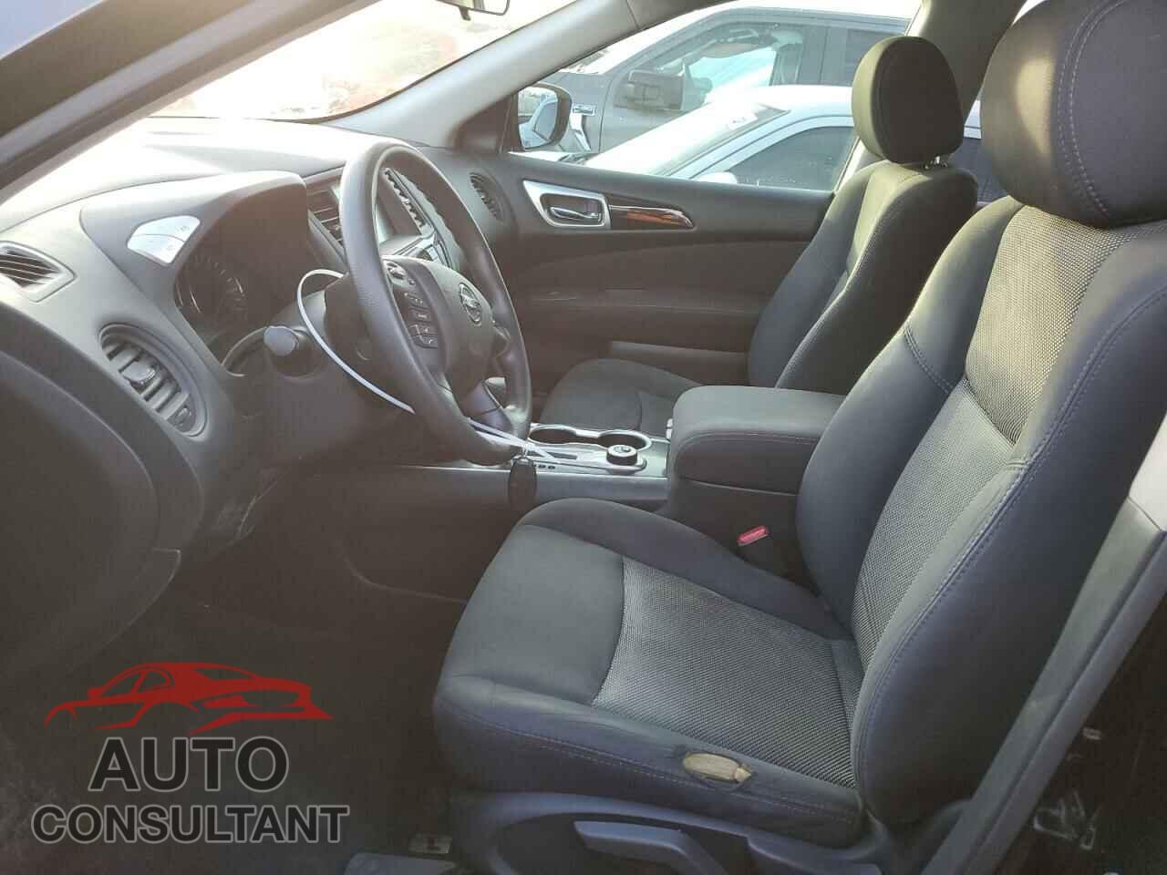 NISSAN PATHFINDER 2017 - 5N1DR2MM2HC642239