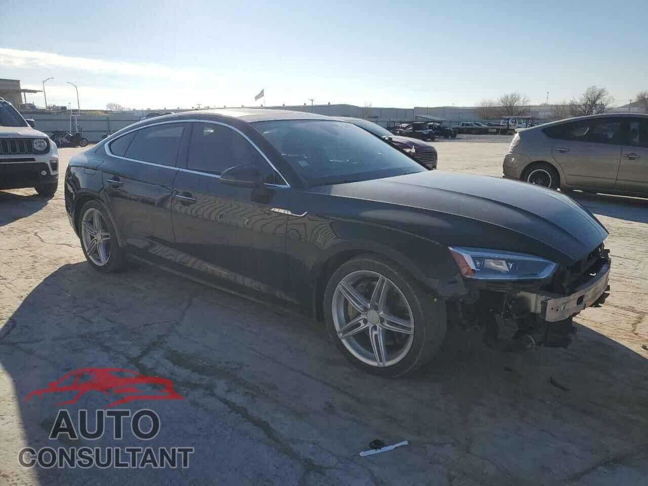 AUDI A5 2019 - WAUANCF57KA008214