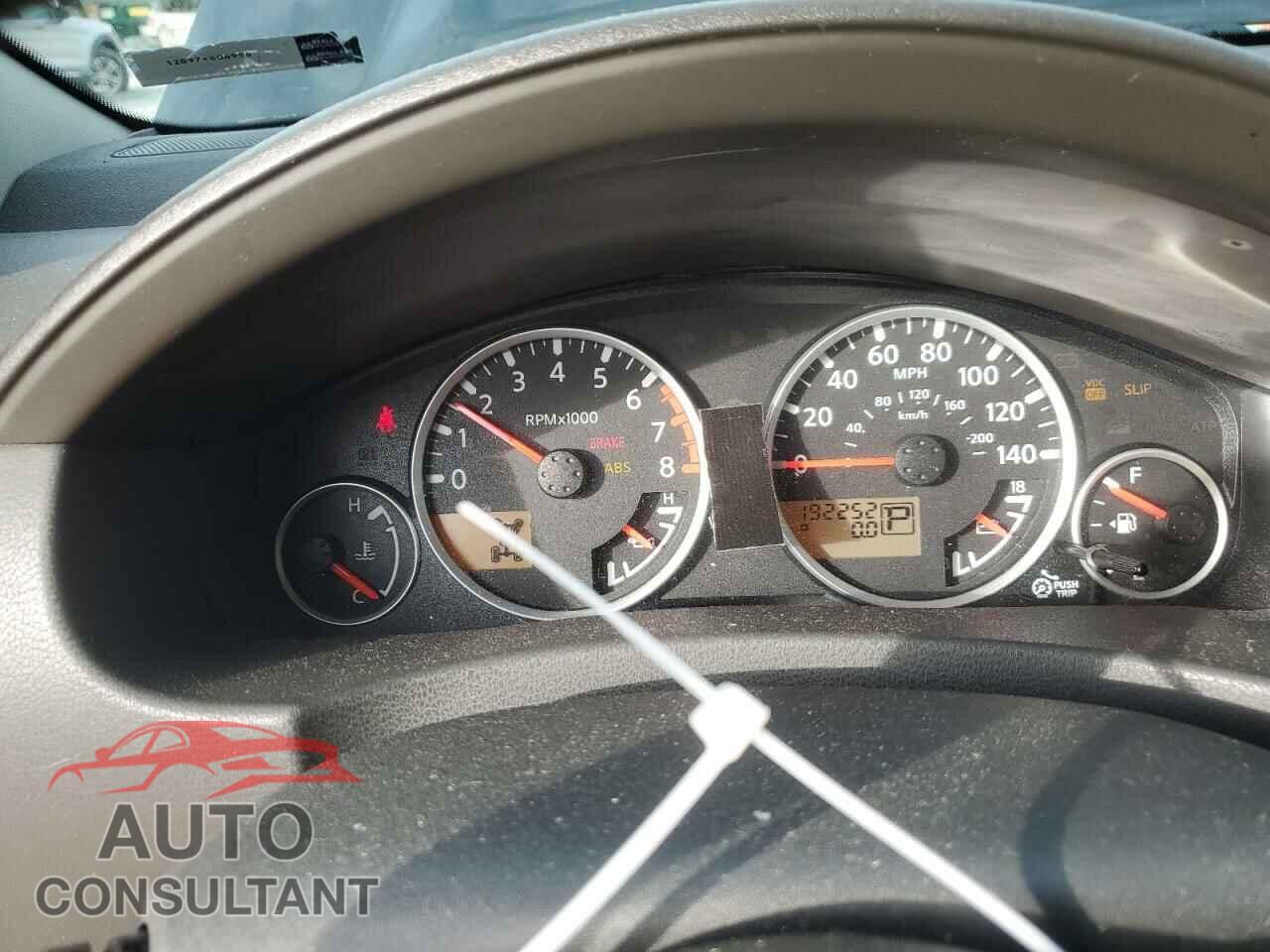 NISSAN PATHFINDER 2010 - 5N1AR1NB5AC600440