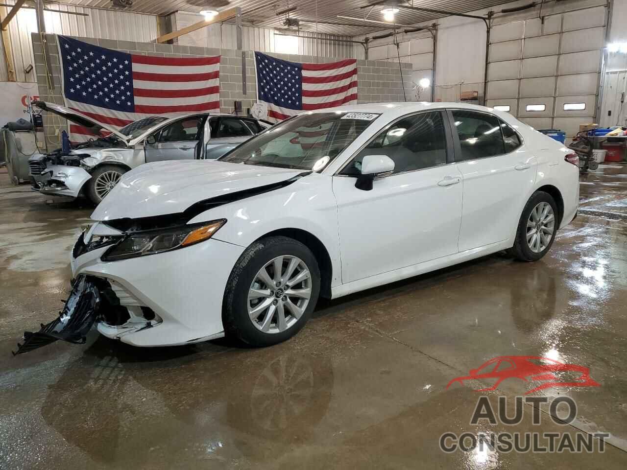 TOYOTA CAMRY 2018 - 4T1B11HK5JU158289