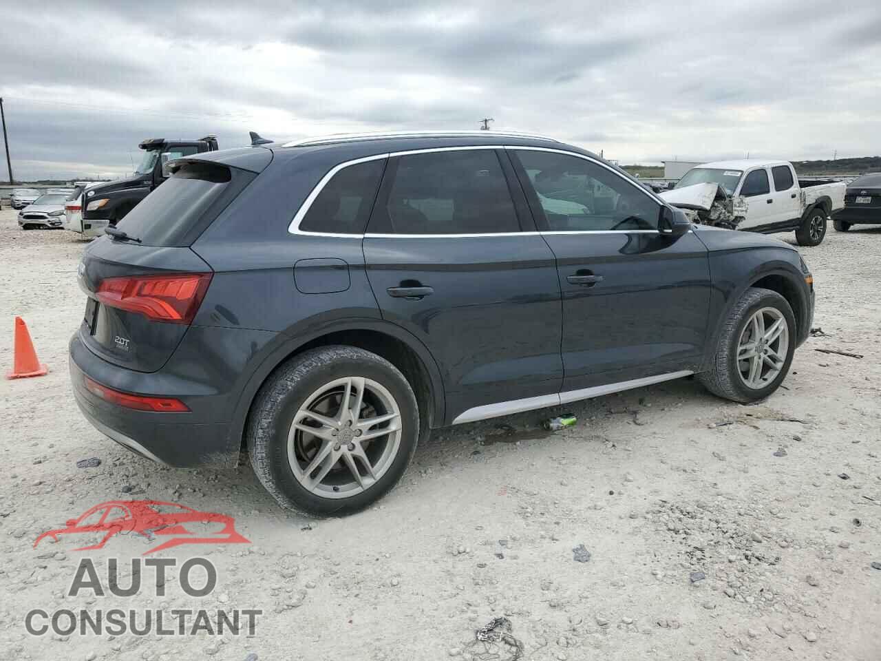AUDI Q5 2018 - WA1BNAFY1J2137302