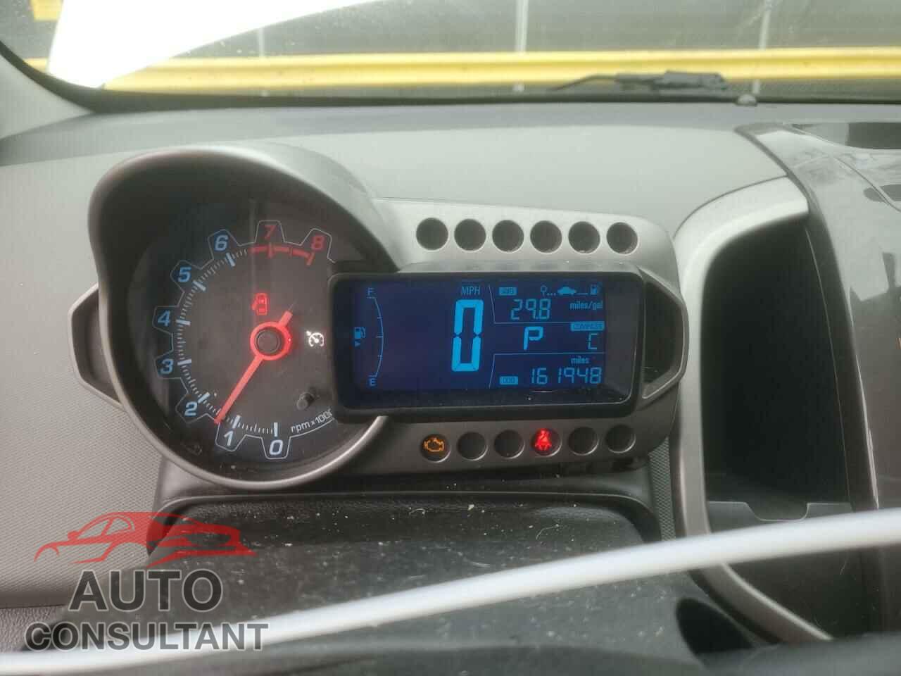 CHEVROLET SONIC 2014 - 1G1JE5SB4E4201684